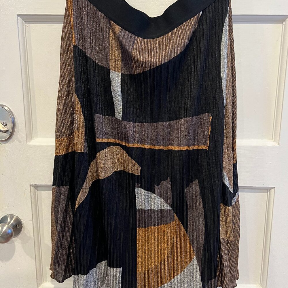 DKNY Black and Metallic Pleated Skirt / Size XL